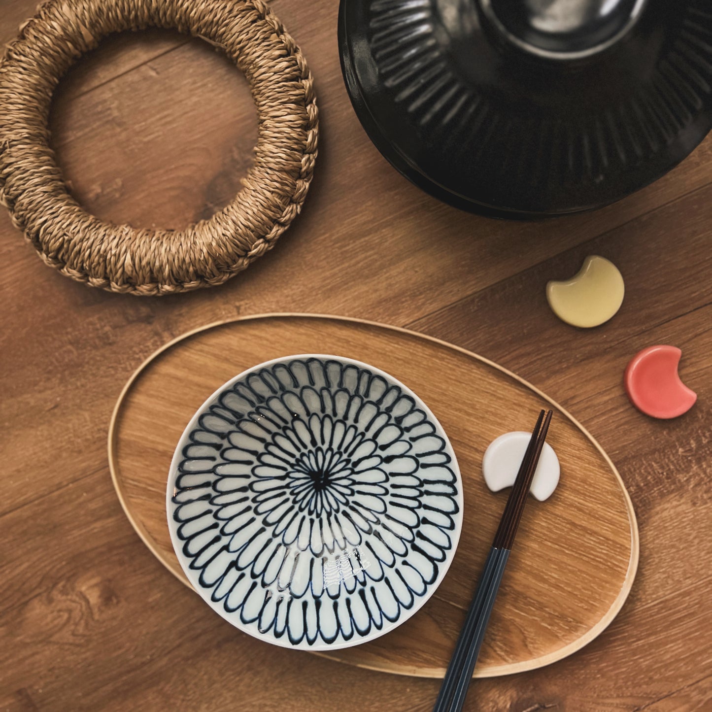 Moon chopstick rest
