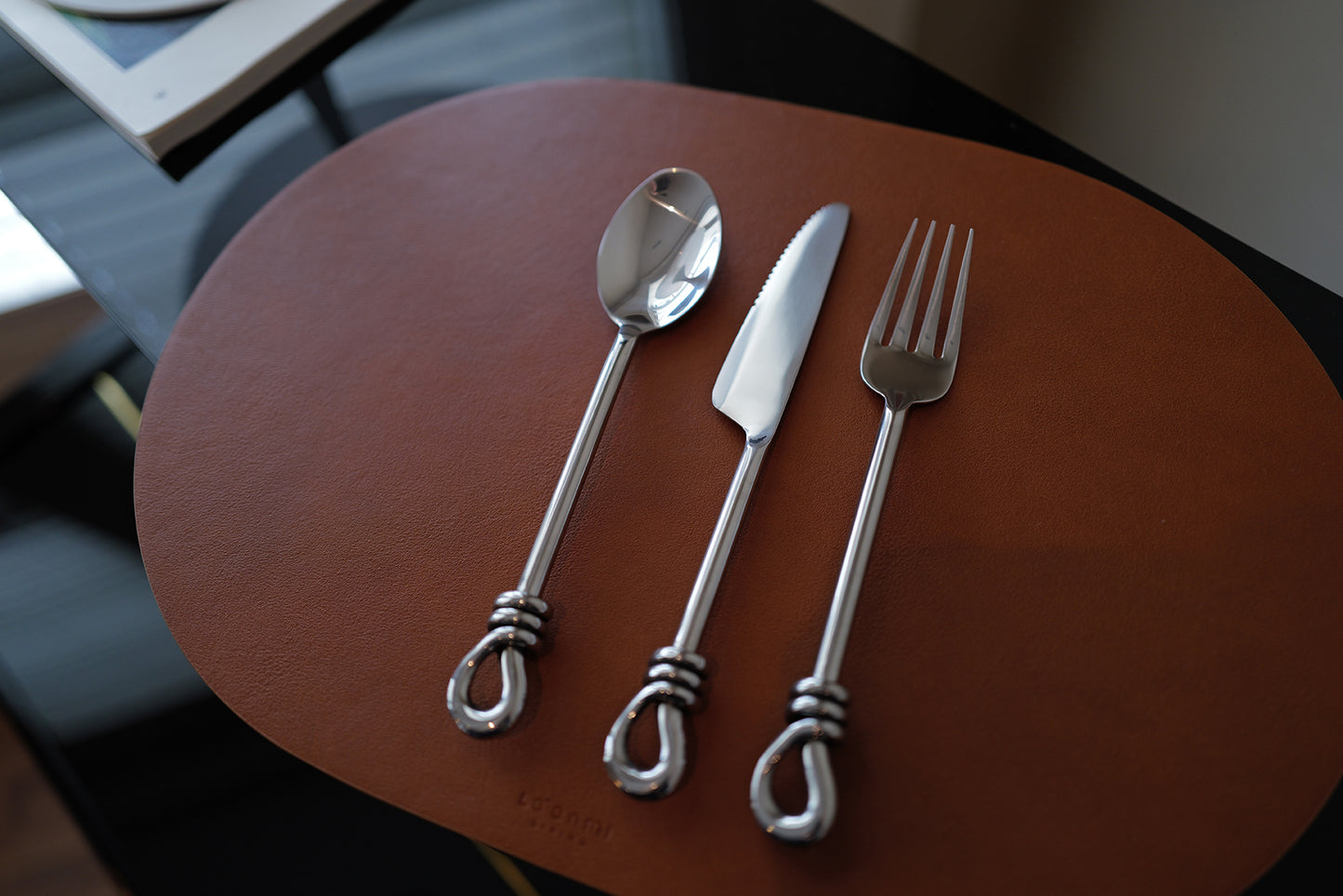 Twist Flatware